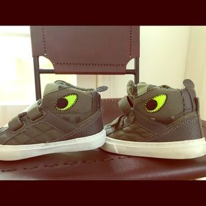 Gap High Top Sneaker w Eyes